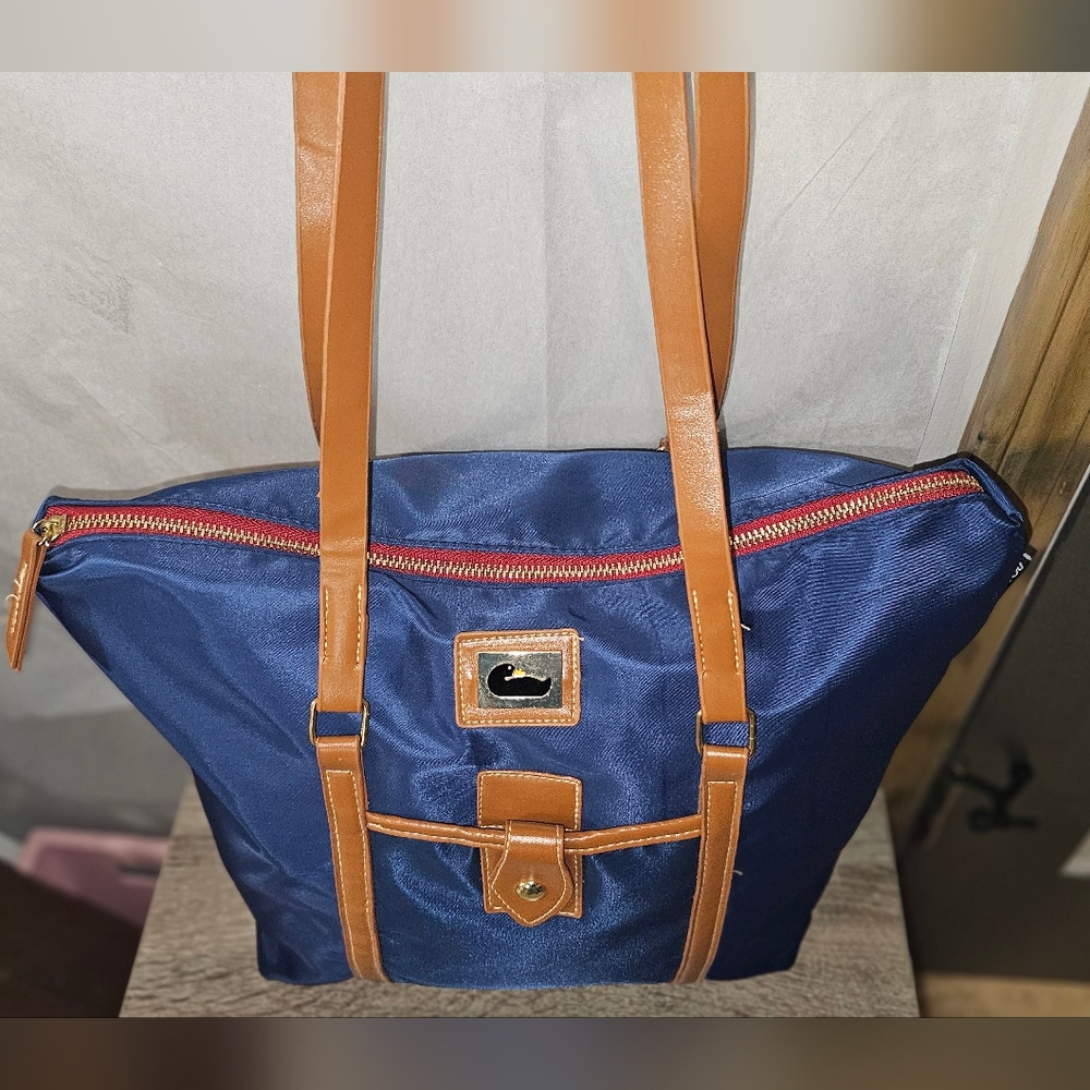 Designer Inspired Navy and Tan Tote Bag~ LIKE NEW - Picture 2 of 9